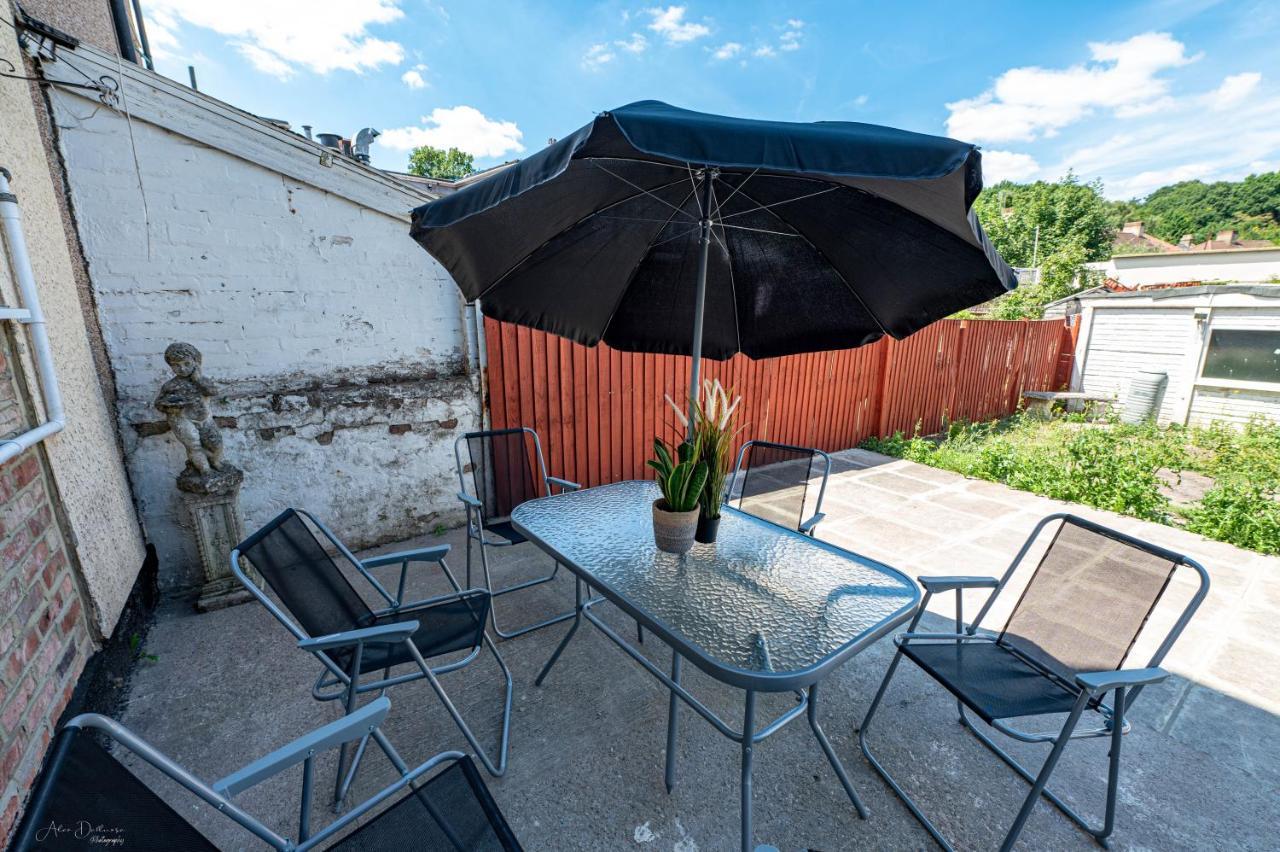 4 Bedrooms,2 Bathrooms House With Free Parking Plumstead  Exterior foto
