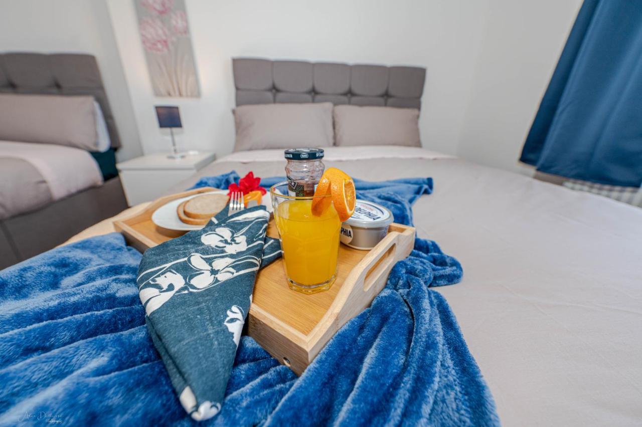 4 Bedrooms,2 Bathrooms House With Free Parking Plumstead  Exterior foto